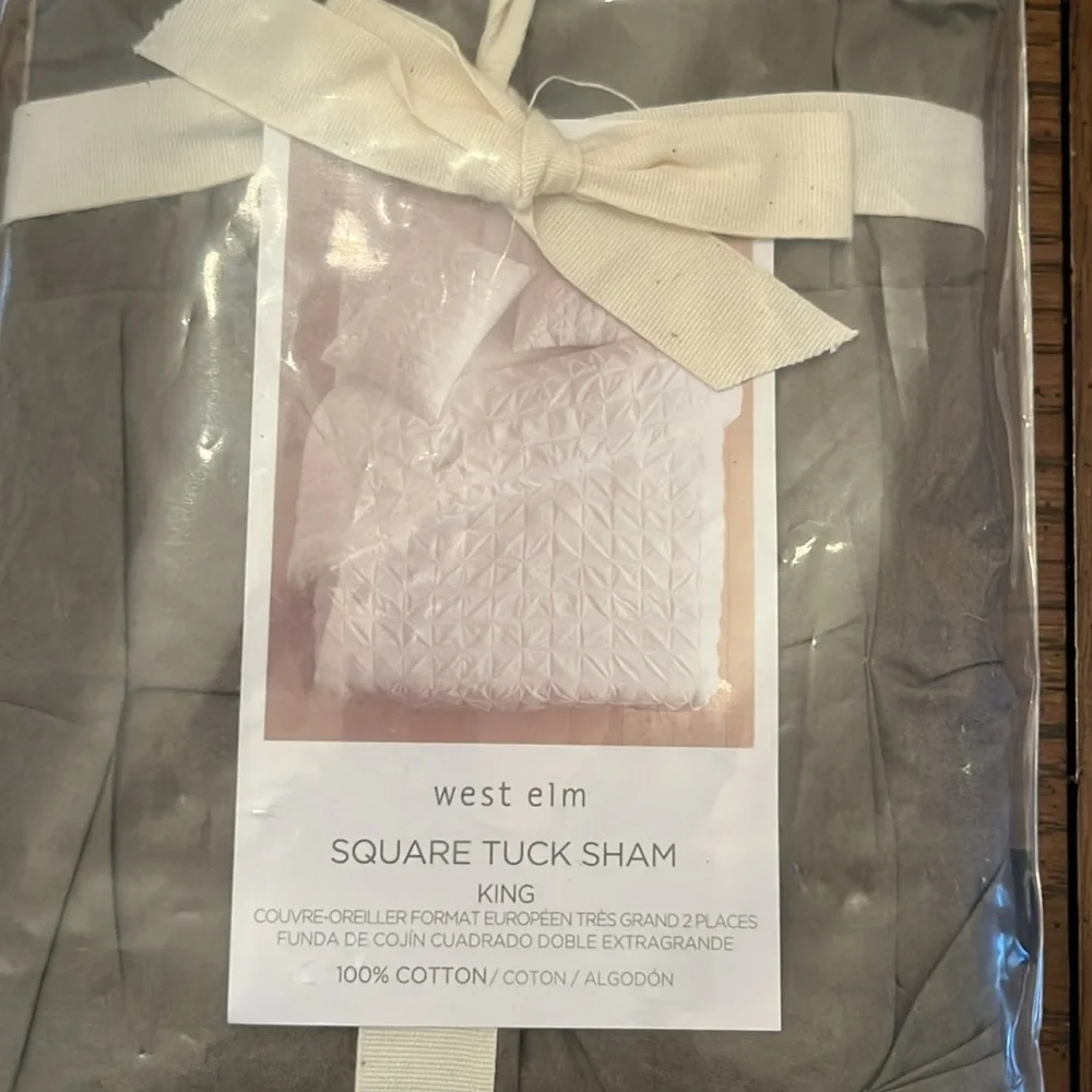 West Elm square tuck shams, size‎ king, new